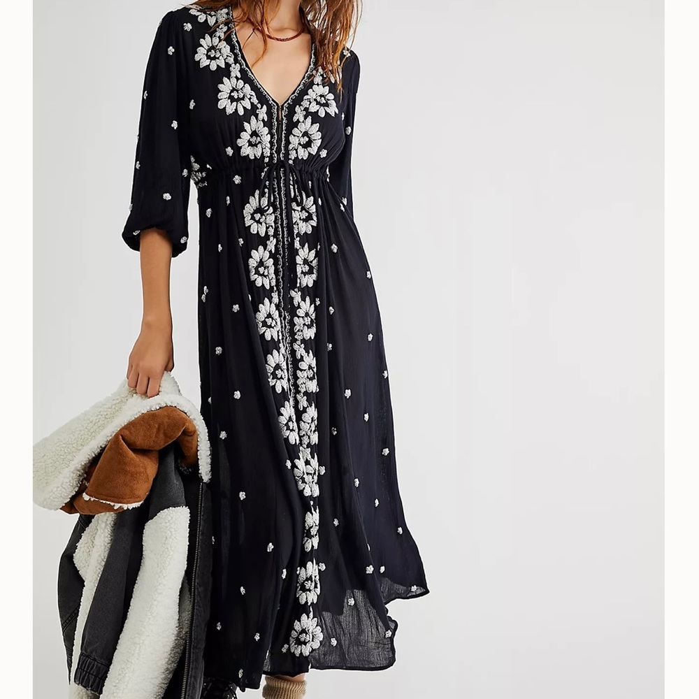 Free people embroidered fable midi maxi  dress in black with white medium. NWT